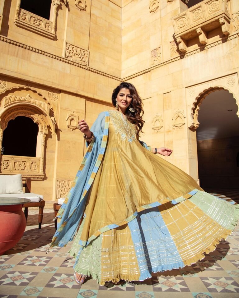 Ritu Kumar: Bridging Heritage And Modernity In Indian Fashion - Society ...
