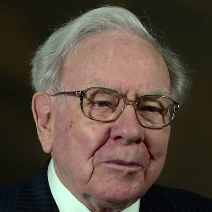 Warren_Buffett_at_the_2015_SelectUSA_Investment_Summit_(cropped)